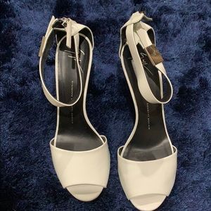 Giuseppe White heels